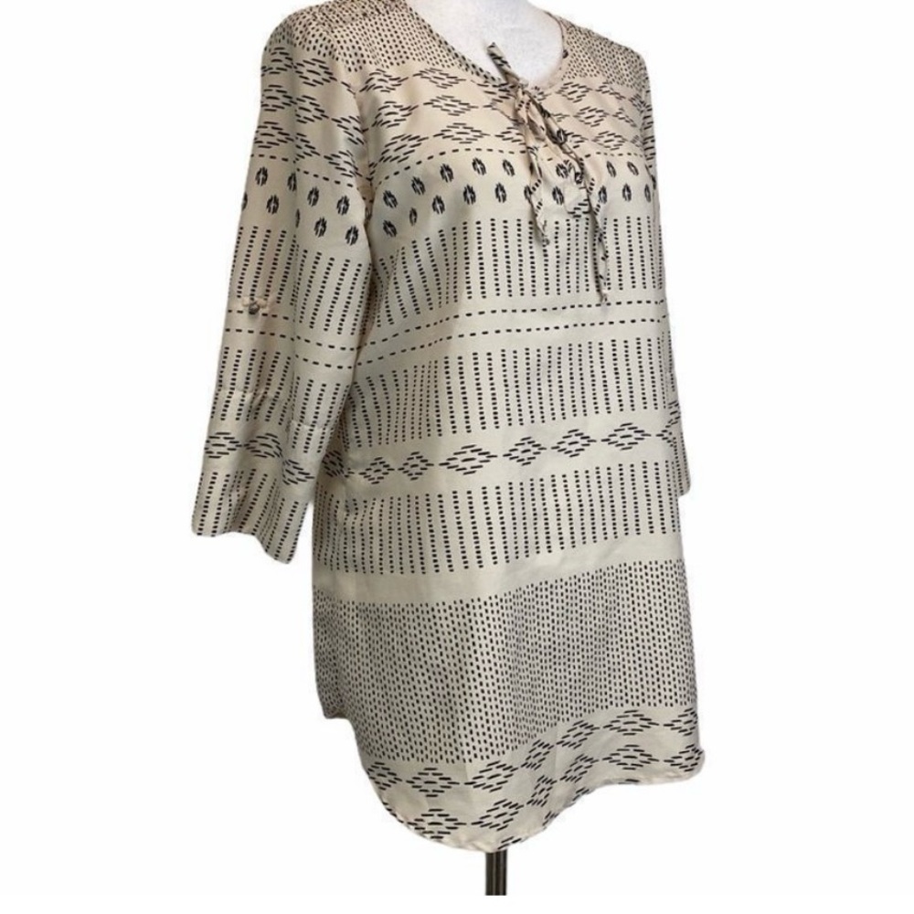 Antilia Femme Tunic Top Blouse Black White Size Med Polyester VNeck Tie Closure